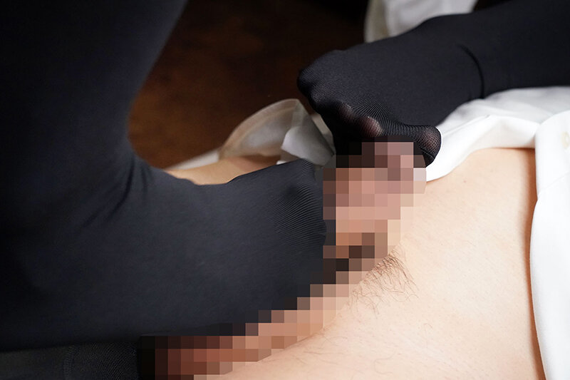 いろいろなデニール数の黒タイツに挟まれたい…踏まれたい…絞められたい… 黒タイツ人妻脚ロック逆3P 3枚目